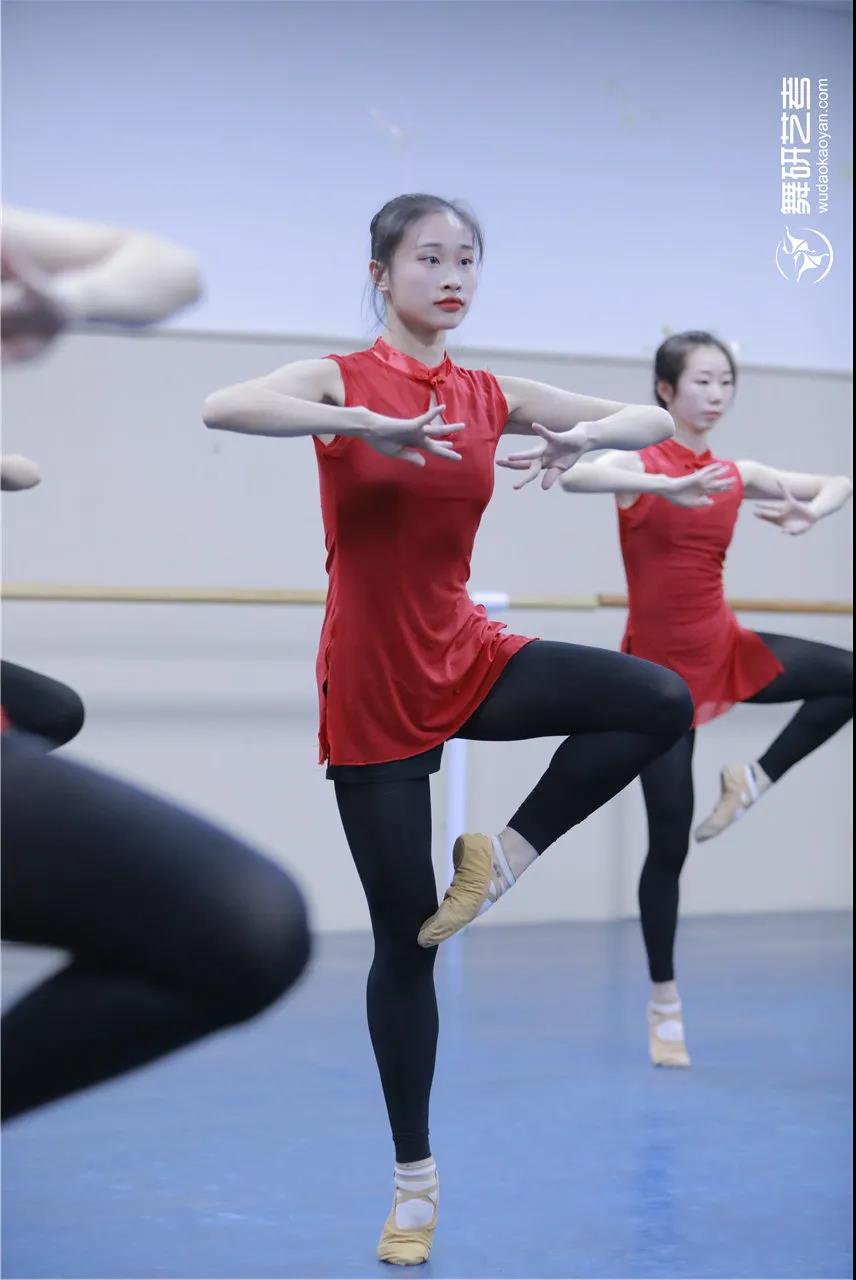 减肚子赘肉的舞蹈（减肚子赘肉的舞蹈有哪些） 减肚子赘肉的舞蹈（减肚子赘肉的舞蹈有哪些）《减肚子上的赘肉的舞蹈》 舞蹈科普
